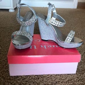 Touch Ups “Brynn” Silver 4” high heel